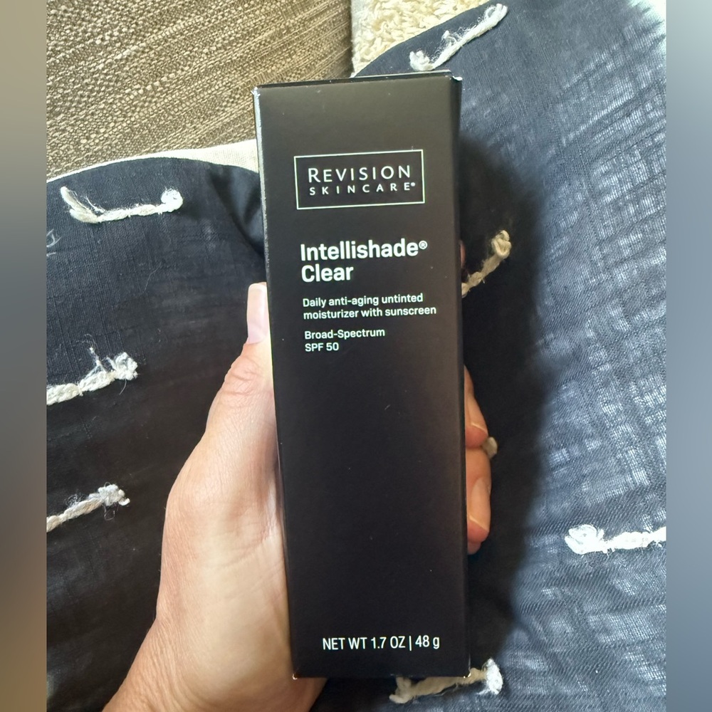 Revision Skincare Intellishade Clear SPF 50